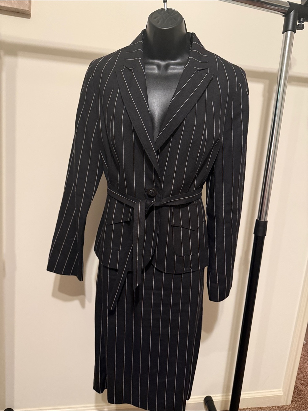 Sharagano 2 pc skirt suit